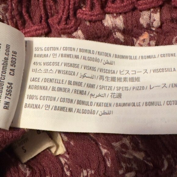 HOLLISTER Off Shoulder Smocked Crop Top Red / Burgundy with Lace Detail Size S - Picture 4 of 4